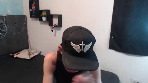 Snapshot of latins_boys_20 chatting on December 4, 4:54 am NICK online show from December 4, 4:54 am