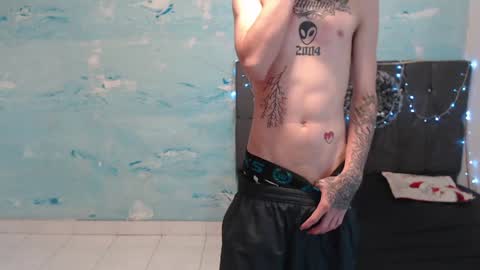 Snapshot of latins_boys_20 chatting on December 11, 6:36 am NICK online show from December 11, 6:36 am