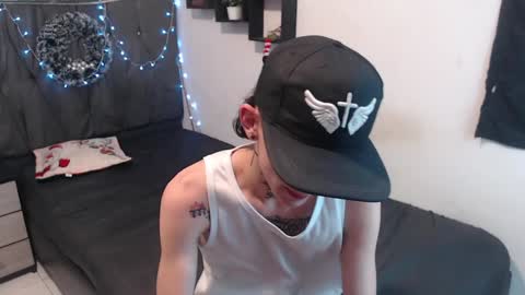 Snapshot of latins_boys_20 chatting on December 16, 4:34 am NICK online show from December 16, 4:34 am