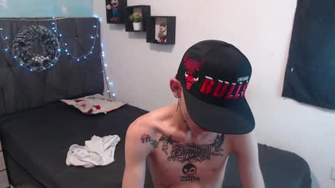 Snapshot of latins_boys_20 chatting on December 29, 9:50 am NICK online show from December 29, 9:50 am