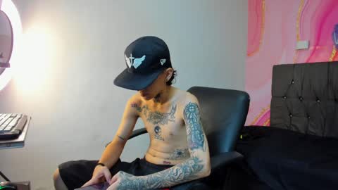 Snapshot of latins_boys_20 chatting on October 2, 9:11 pm NICK online show from October 2, 9:11 pm