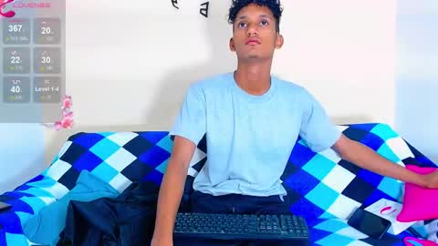 Snapshot of latinvenz chatting on December 16, 11:15 am yorkier and derrek online show from December 16, 11:15 am