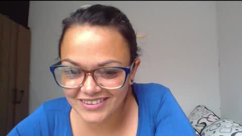 Laura online show from February 6, 9:29 pm