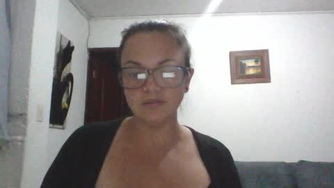 Laura online show from February 12, 1:44 am