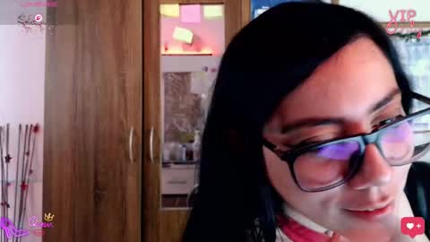 laujgray online show from January 17, 6:33 pm