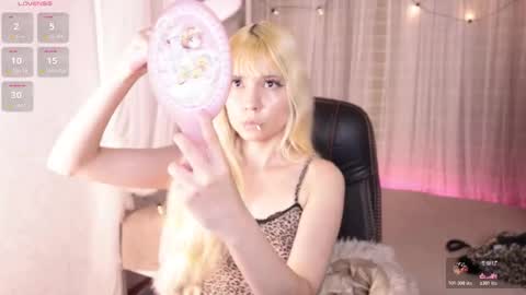 laukyubey1 online show from January 5, 7:28 pm