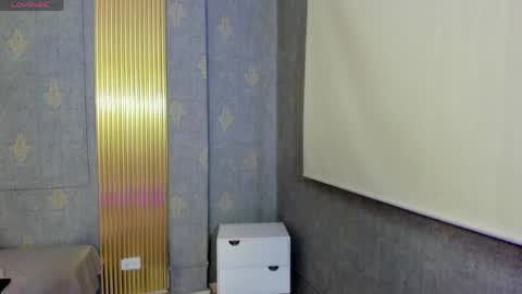 laulin_tay online show from April 11, 3:22 am