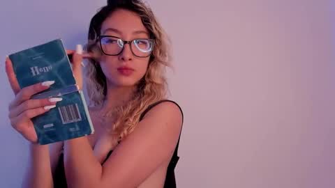 Snapshot of laumiller chatting on October 31, 7:48 pm Lau Miller online show from October 31, 7:48 pm