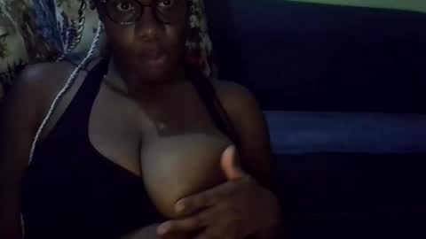 Snapshot of laura829489 chatting on December 21, 7:43 pm laura829489 online show from December 21, 7:43 pm