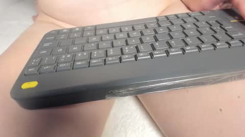 laura__js_ online show from October 16, 5:52 am