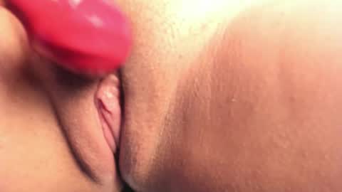 laura__js_ online show from November 25, 5:40 am