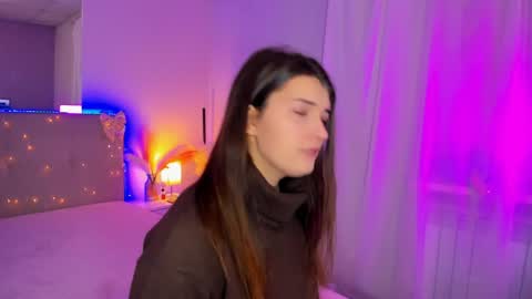 Laura online show from April 9, 7:03 am