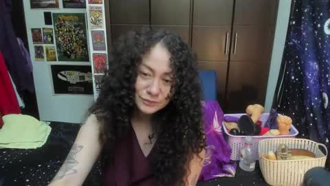 Snapshot of laura_anal_ chatting on November 10, 11:04 pm Wen online show from November 10, 11:04 pm