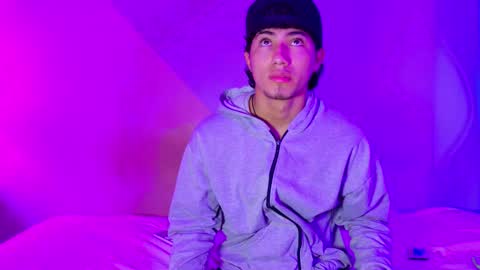 laura_and_kevin online show from October 2, 3:08 pm