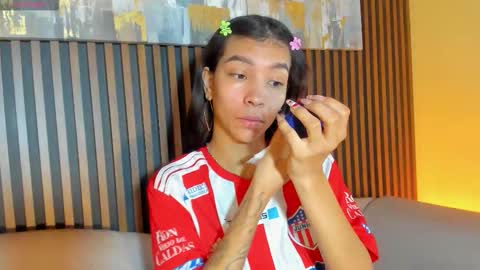 Laura online show from December 16, 12:43 pm