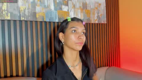 Laura online show from December 18, 12:33 pm