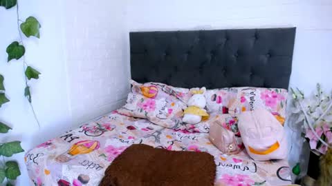 Snapshot of laura_candy02 chatting on July 3, 3:29 pm LAURA online show from July 3, 3:29 pm