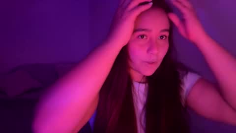 laura online show from March 10, 12:04 am