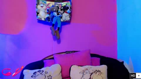 Snapshot of laura_fountain_ chatting on November 27, 10:45 pm weedcam Curly Laura OF online show from November 27, 10:45 pm