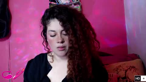 weedcam Curly Laura OF    online show from December 22, 6:27 pm