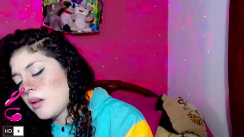 weedcam Curly Laura OF    online show from April 10, 10:25 pm