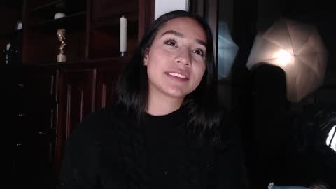 lLAURA online show from December 11, 1:37 am