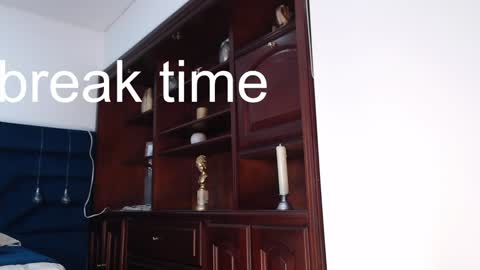 lLAURA online show from December 22, 1:01 am