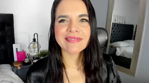 laura hotties online show from March 3, 1:06 pm