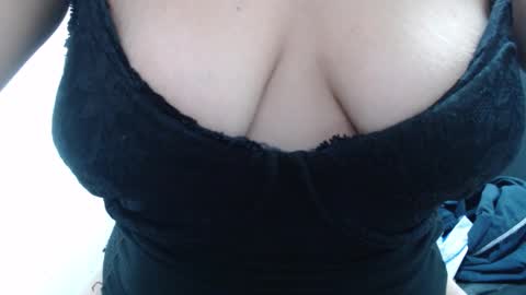  Laura  online show from February 1, 12:59 pm