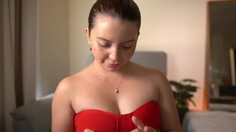 Laura Lee. online show from March 29, 1:16 am