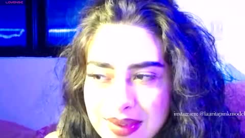 laura_pink01 online show from December 17, 6:41 am