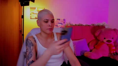 Laura Rose online show from April 7, 12:49 pm