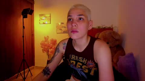Laura Rose online show from April 21, 7:25 am