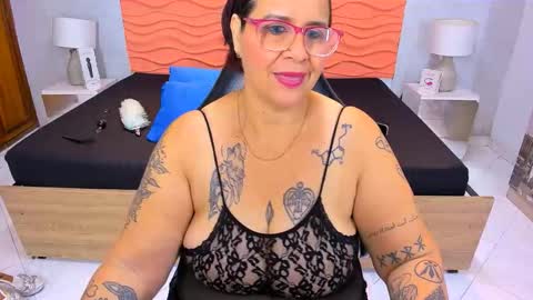 Laura online show from March 28, 11:21 am