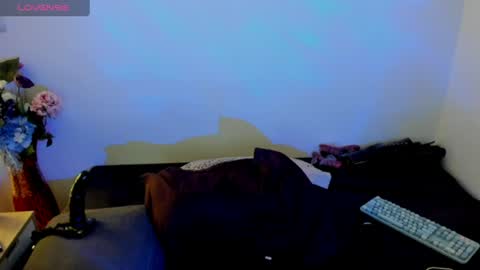 Laura online show from June 26, 6:56 pm