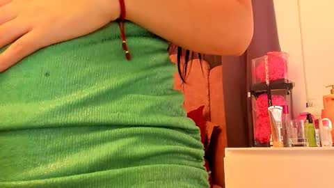 LAURA SOE online show from February 13, 3:41 pm