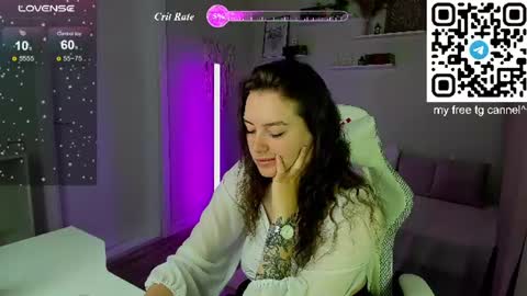 Snapshot of lauraa_collins chatting on June 19, 12:48 am kate online show from June 19, 12:48 am