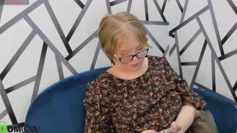 Snapshot of lauraaa_smith chatting on February 13, 2:07 am Laura online show from February 13, 2:07 am