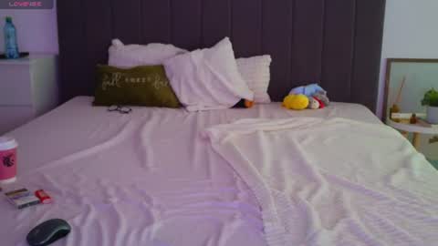 Snapshot of lauradelight chatting on June 15, 7:54 am NatalieDelight online show from June 15, 7:54 am