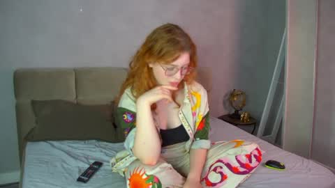 Laura online show from April 15, 4:36 pm