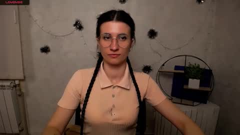 Laura online show from March 22, 11:57 am