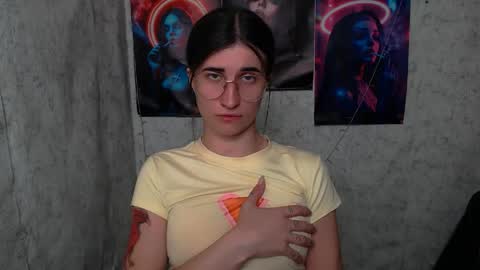 Laura online show from June 4, 12:00 pm