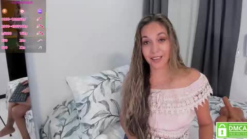 Snapshot of laurafarrely chatting on November 6, 2:12 am Laura online show from November 6, 2:12 am