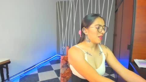 laura online show from July 8, 8:13 pm
