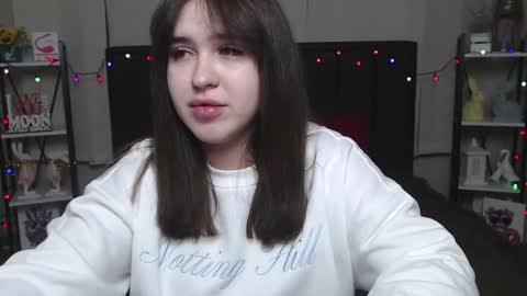 LauraHlot online show from February 8, 9:25 pm