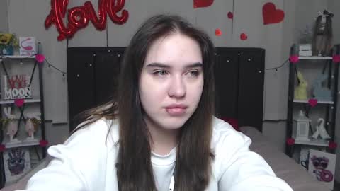 LauraHlot online show from March 7, 1:53 am