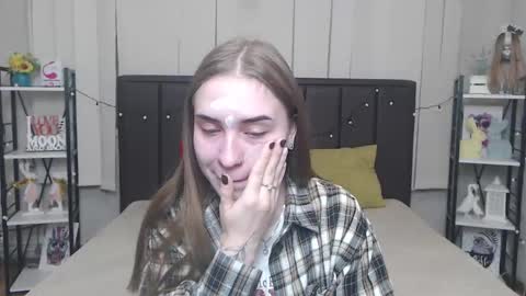 LauraHlot online show from October 13, 5:40 am