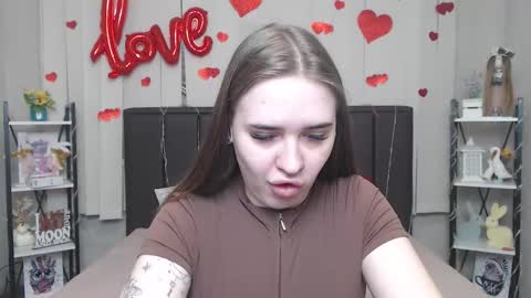 LauraHlot online show from March 16, 7:45 am