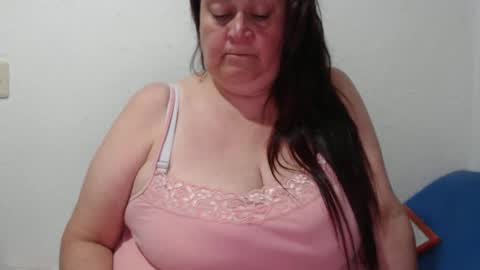 Snapshot of laurahotxx chatting on November 6, 11:26 pm LAURA online show from November 6, 11:26 pm