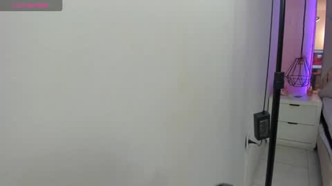 laura  online show from March 20, 7:19 pm